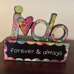 Holly Christine Moody “I do” sculpture